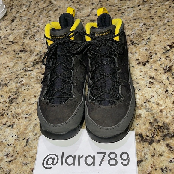 Jordan 9 Retro Dark Charcoal University Gold - Picture 1 of 8